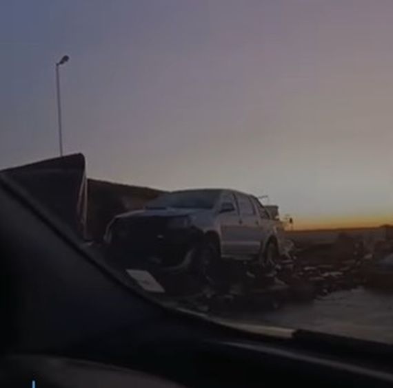 Un camión cargado de bebidas volcó en la Ruta 226, en dirección Tandil-Balcarce