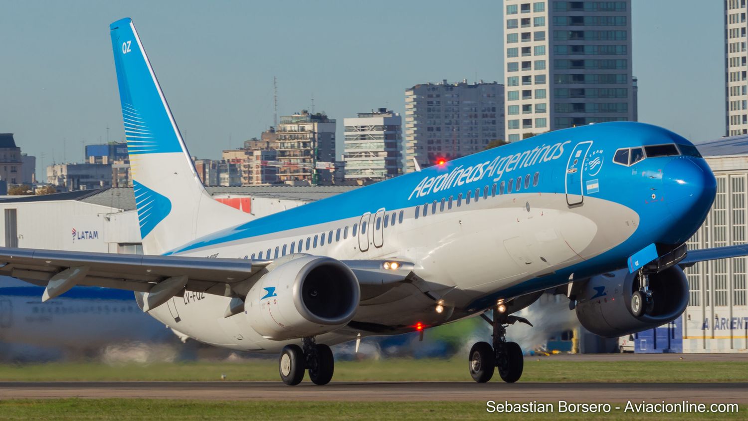 Aerolíneas Argentinas incrementa sus vuelos entre Bariloche y Mendoza