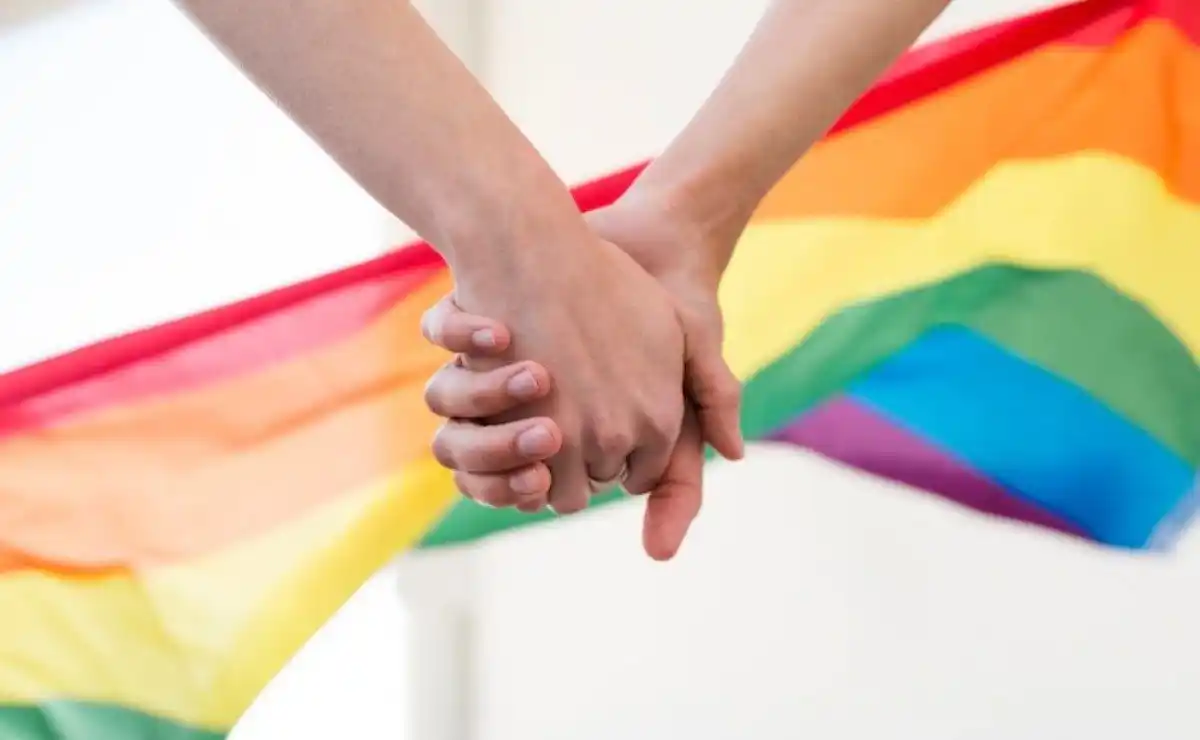 Dan LICENCIAS DE PATERNIDAD y MATERNIDAD a PAREJAS DEL MISMO SEXO