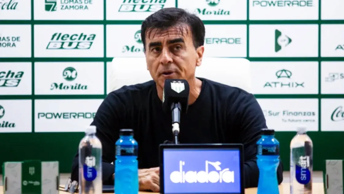 Entrenador de Vélez, Gustavo Quinteros