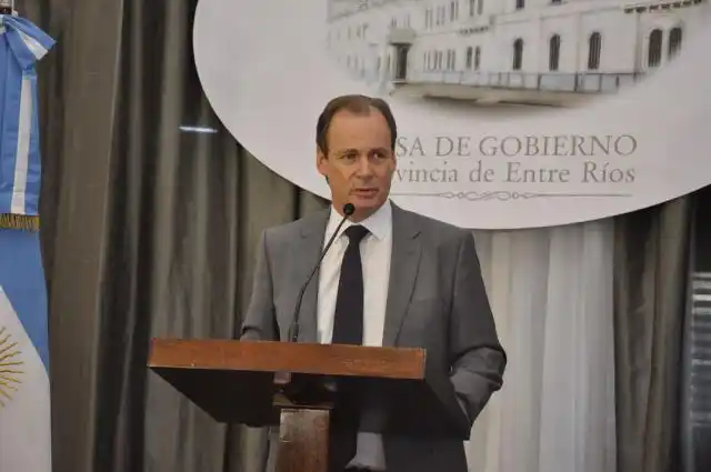 “Las negociaciones siguen abiertas”, dijo Bordet respecto al paro docente 