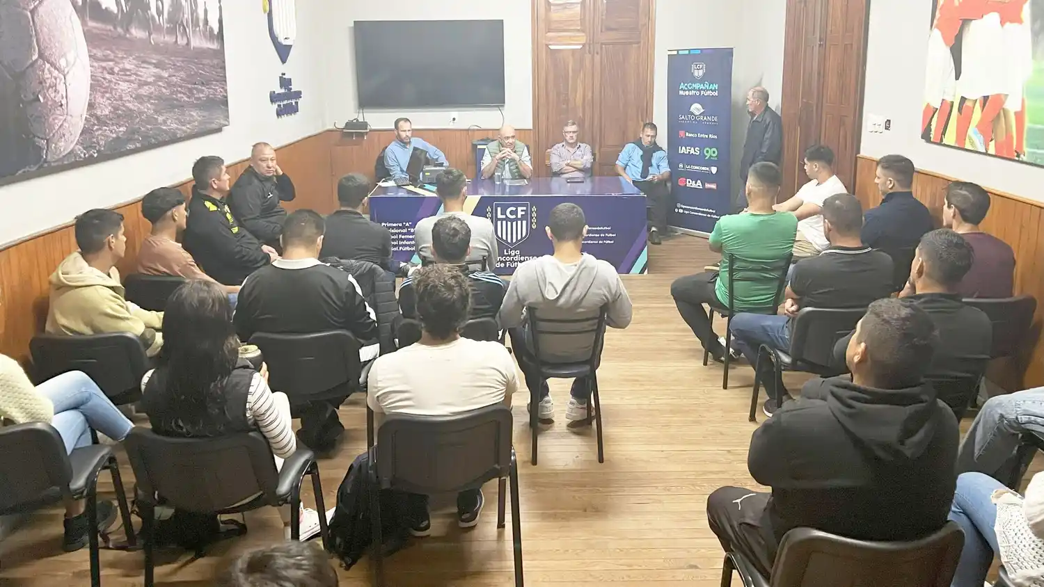 Reunión con los árbitros de la Liga Concordiense de Fútbol