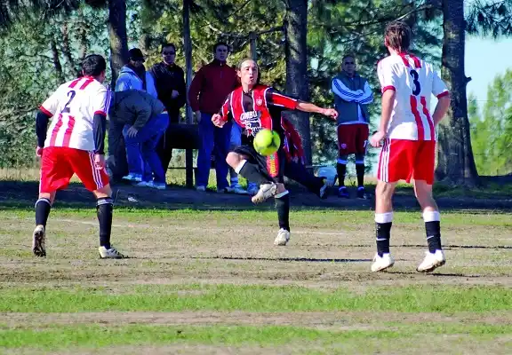 Resultados y posiciones tras una nueva fecha de la AFAG