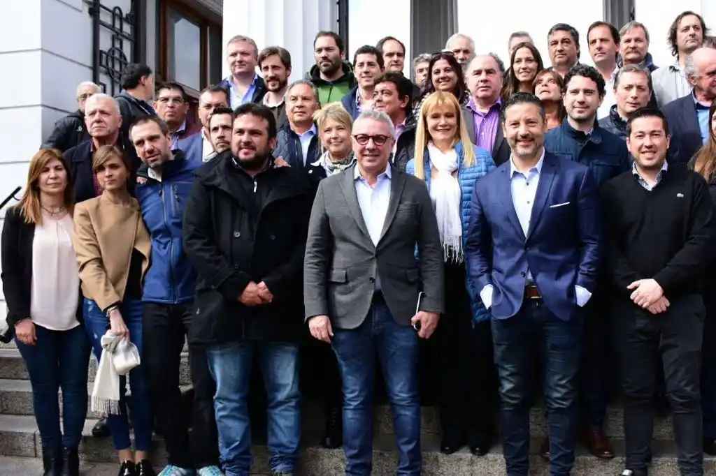 Dirigentes del peronismo, kirchneristas y massistas compartieron un homenaje a Antonio Cafiero