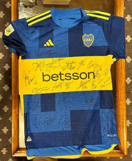 Taborda donó una camiseta firmada todo el plantel de Boca para ayudar a los inundados de Gualeguay