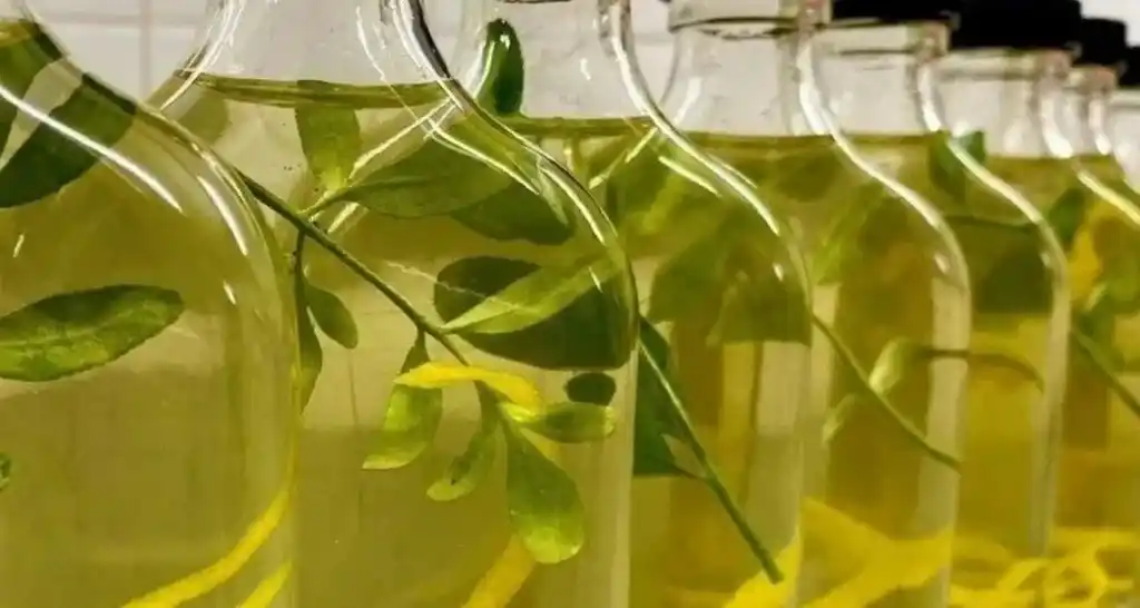 La tradición del 1º de agosto, tomar caña con ruda.