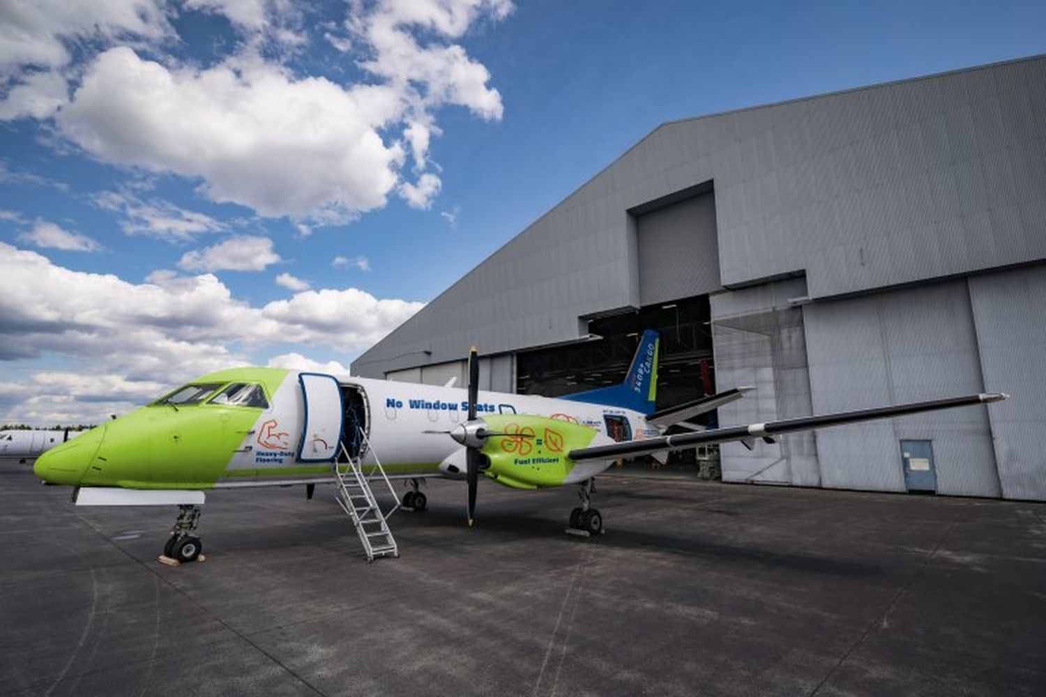 Se presentó el primer Saab 340B+ convertido en carguero