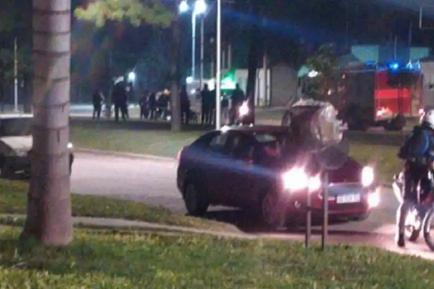 Fatal accidente: un joven murió al chocar con su moto con una columna