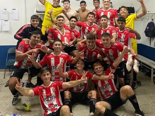 El León es el único líder de la Primera A con  12 pts. Foto:X de 9 de Julio
