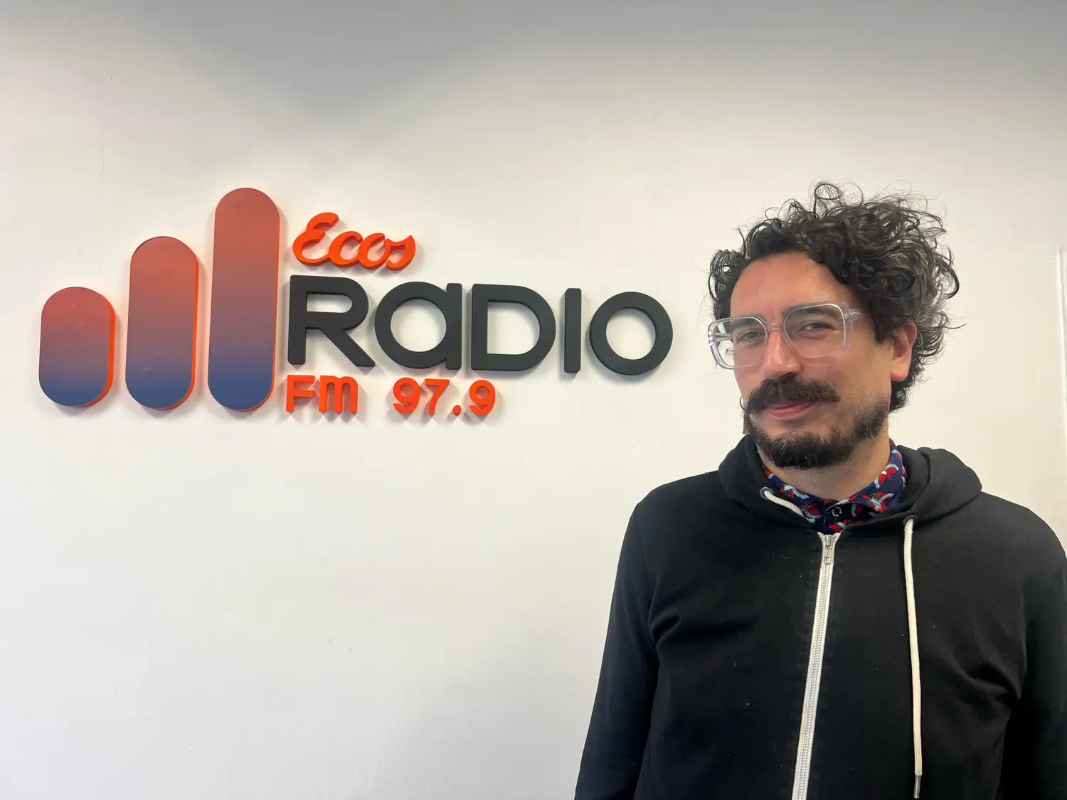 Derechos de autor en la literatura: Sebastián Albizuri dialogó con el escritor Guillermo Barrantes