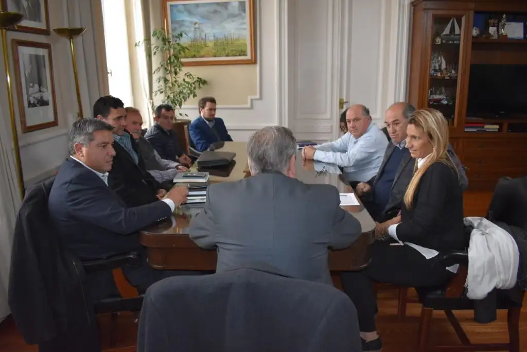 Se firmó el contrato para la construcción  del nuevo edificio del centro de Monitoreo   