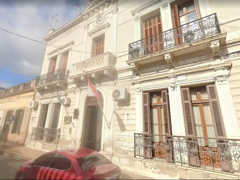 Remiseros y cadetes reclamaron ante el Municipio por la llegada de una empresa de Gualeguaychú