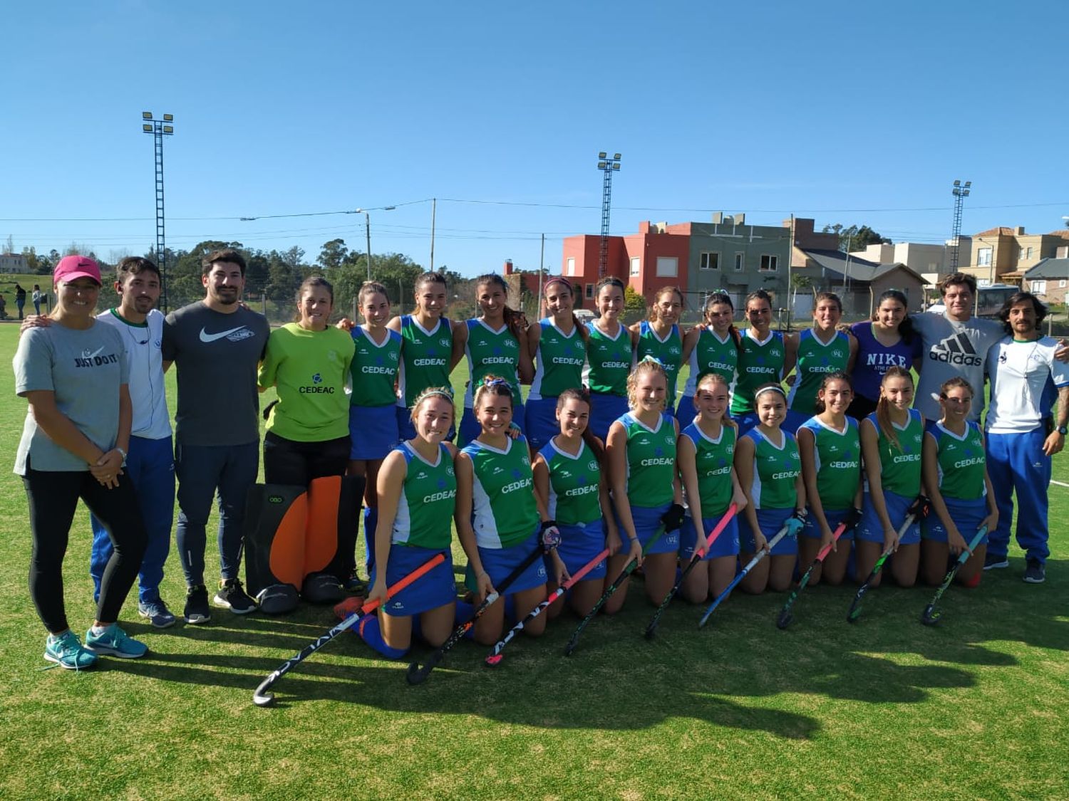 IAE Club y Trinity se enfrentarán en semifinales