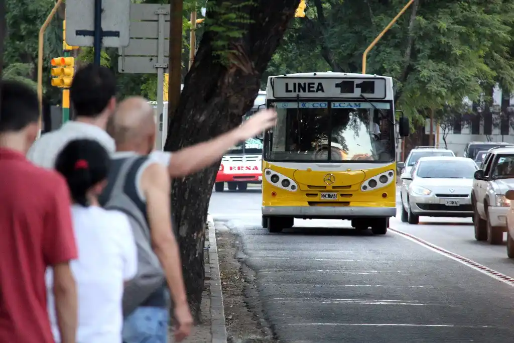 Carril exclusivo: el transporte público circula un 40 % más rápido