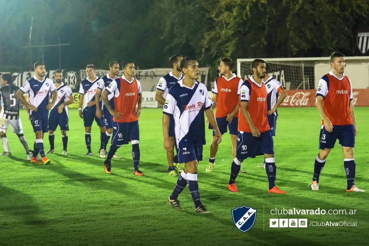Alvarado no encuentra el rumbo