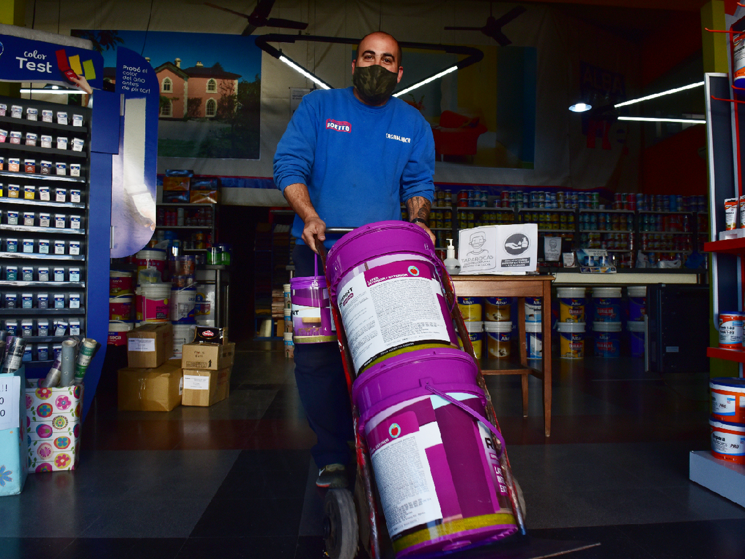 Corralones y pinturerías, cautos y al aguardo de posibles subas de precios