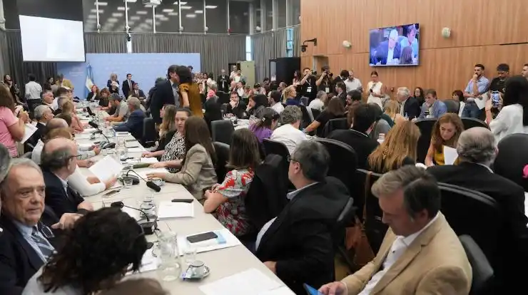 El oficialismo busca bloquear la Comisión $Libra y la oposición analiza escenarios y rupturas