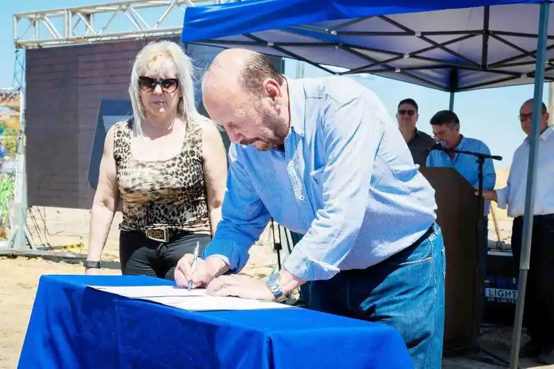 Gómez: “El nuevo hospital va a cumplir 
una función primordial para la zona”