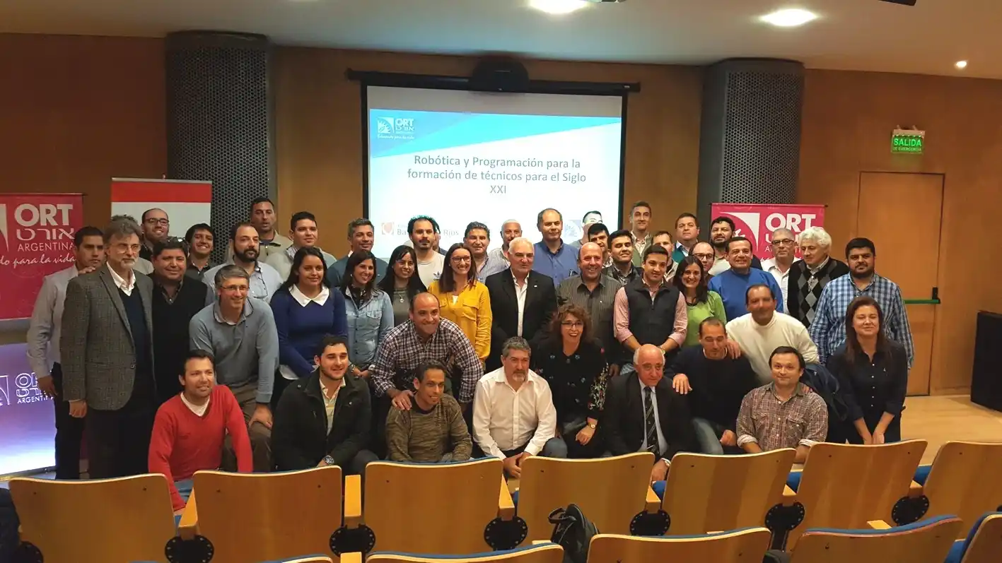 Iniciaron las capacitaciones en Robótica y Programación dirigidas a docentes