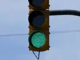 Instalarán más semáforos con leds