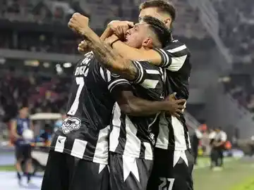 El Ferroviario lidera el Grupo C con  puntos.