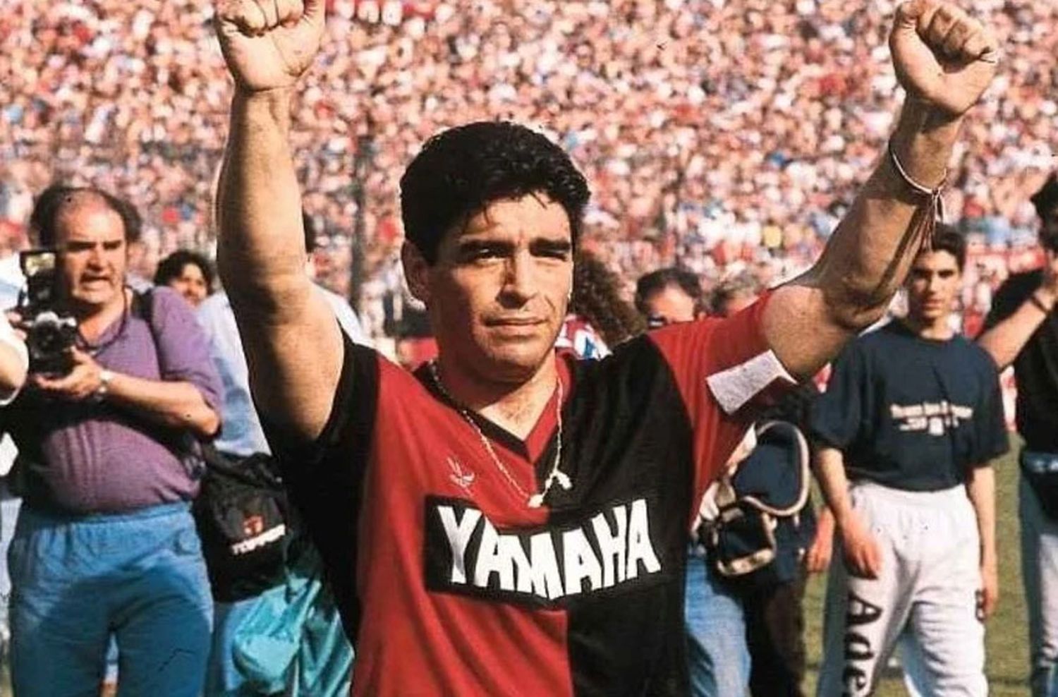 Tristeza rojinegra: emotiva despedida de Newells a Diego Maradona en las redes