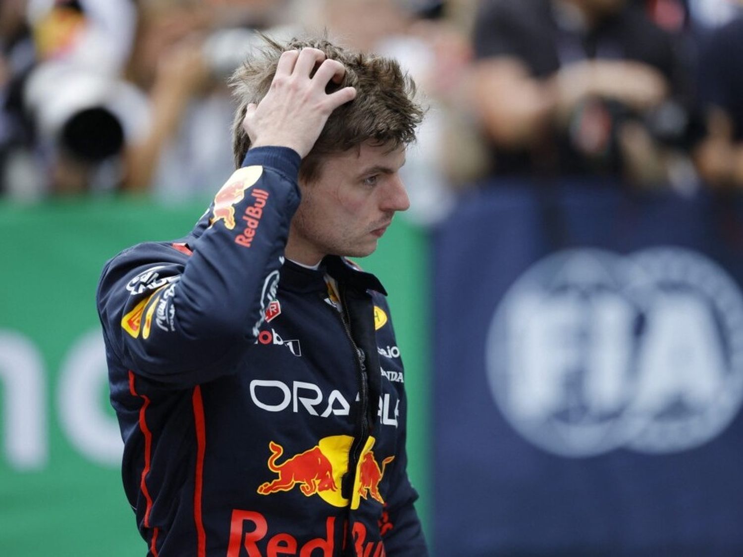 Max Verstappen admite su error tras el choque con Russell: “No debería haber ocurrido”