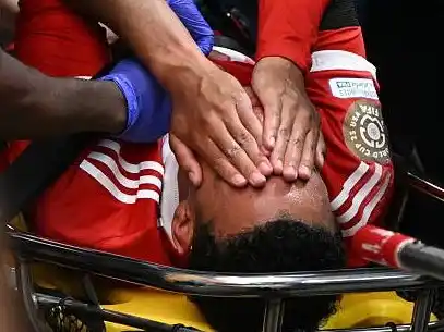 Musiala se retirá lesionado en el duelo ante PSG.