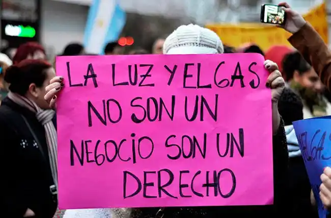 Convocan esta noche a un "paro de luz" contra los ajustes