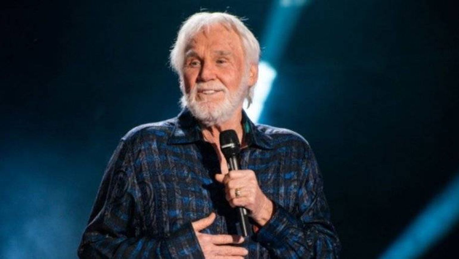 A los 81 años, murió Kenny Rogers, legendario cantante de country,