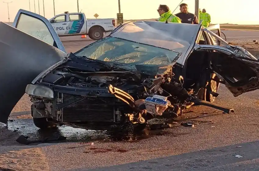 Brutal accidente en ruta 11: un hombre y una menor fueron hospitalizados