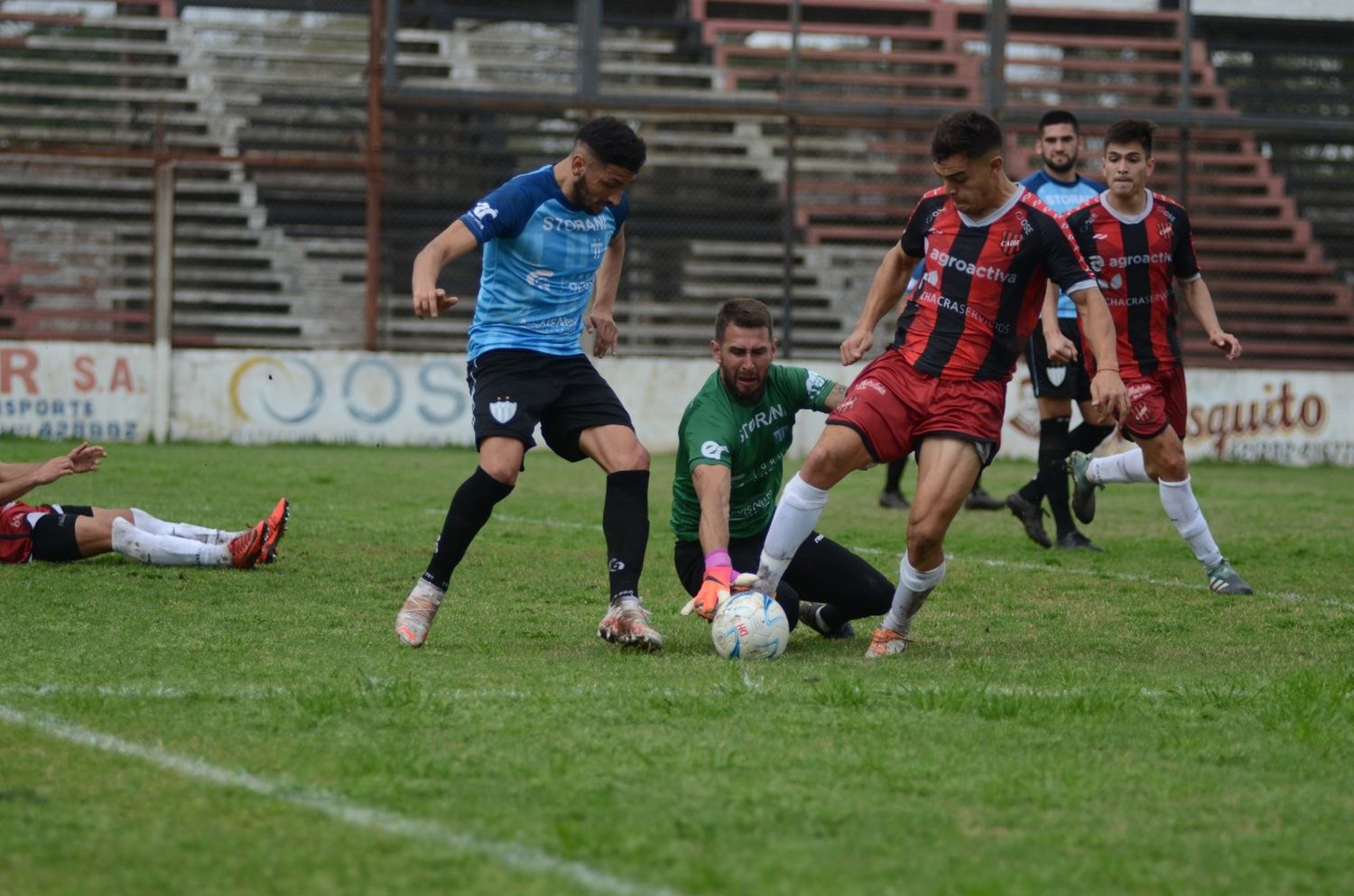 Juventud aprovechó su momento, venció a Douglas y sigue creciendo