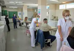 Desde este jueves vacunación libre con tercera dosis para mayores de 60 años