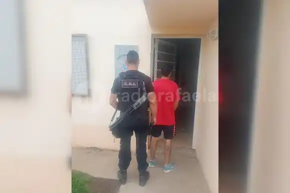En pleno patrullaje, encontraron a dos masculinos peleando: uno de ellos cargaba un cuchillo