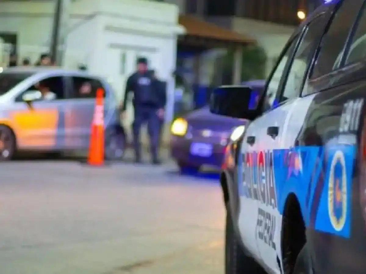 Armados y en dos autos, cuatro delincuentes sorprendieron a un custodio del fiscal Diego Luciani