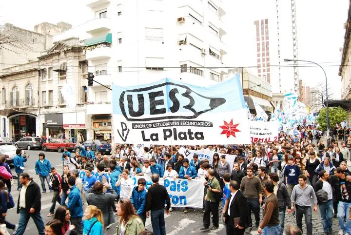 Estudiantes platenses marchan al cumplirse 40 años de la Noche de los Lápices