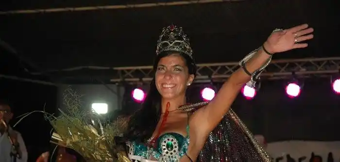 Maria Emilia Vicari es la nueva reina del carnaval de Victoria