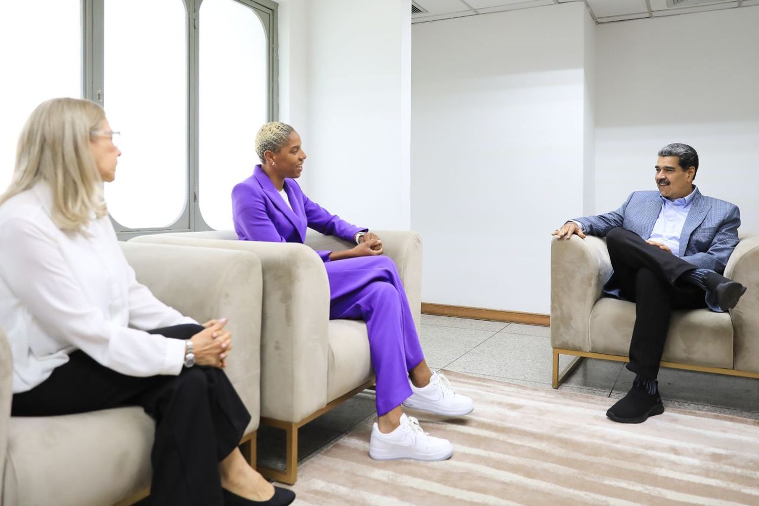 Así fue el encuentro de Yulimar Rojas con Maduro (+Video)