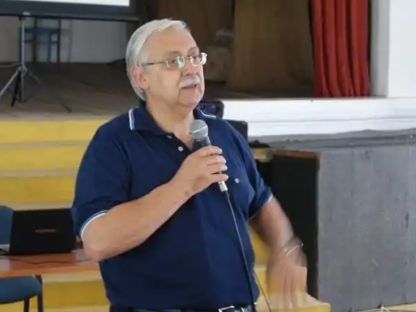 Hugo Pais vinculó la violencia escolar con la crisis social y familiar