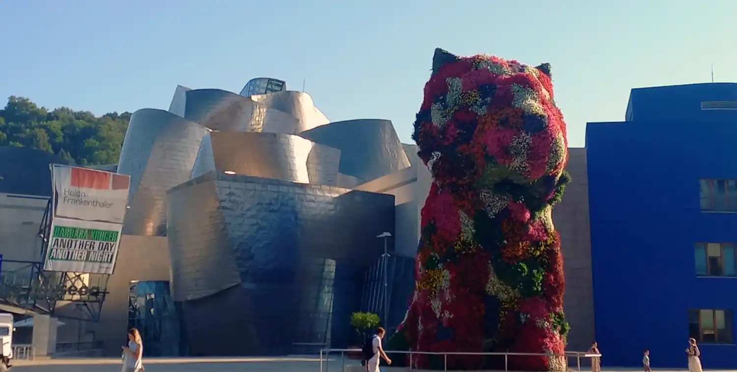 Museo Guggenheim en Bilbao.-