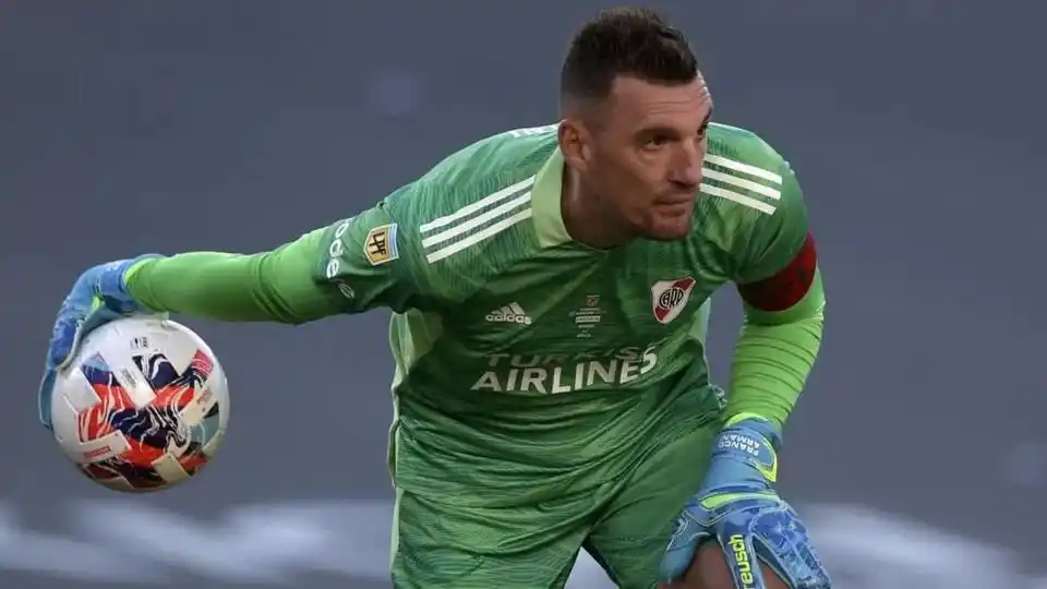 Franco Armani está en duda en River para el partido ante Barracas Central