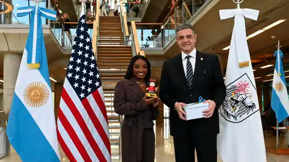 Biles fue distinguida con la Llave del Parque Olímpico