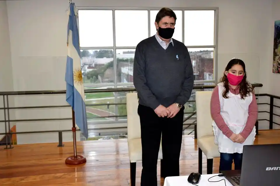 San Cayetano en el acto por el Día de la Bandera
