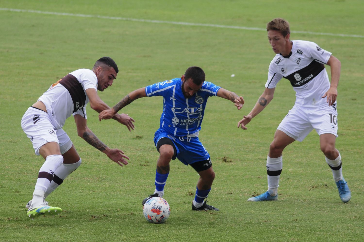 Tesuri imparable: El gualeguaychuense volvió a convertir un golazo
