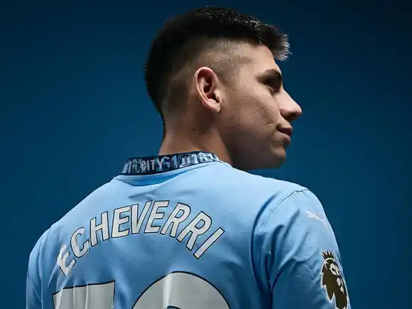 Manchester City presentó al "Diablito" Echeverri