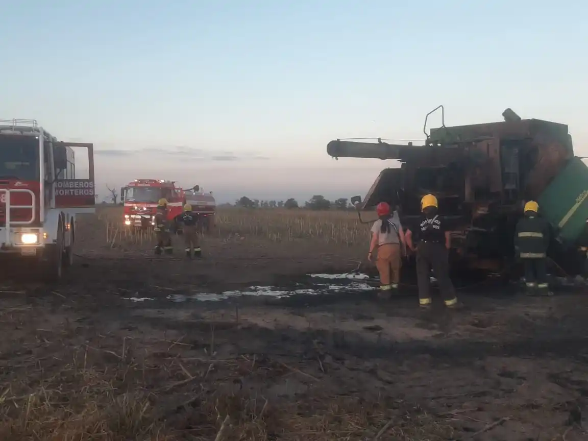 máquina incendiada Bomberos Voluntarios de Morteros - 1