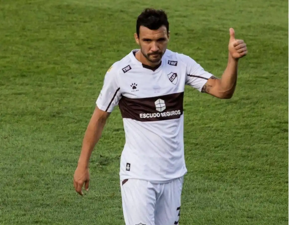 Bertolo, otra baja en Platense para enfrentar a Newell's 