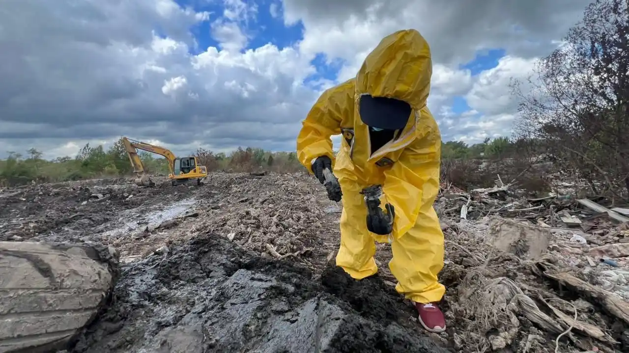 En el lugar, se tomaron muestras que serán sometidas a análisis.