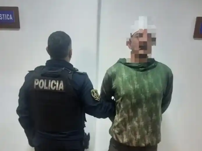 El sujeto fue trasladado a la Comisaría.