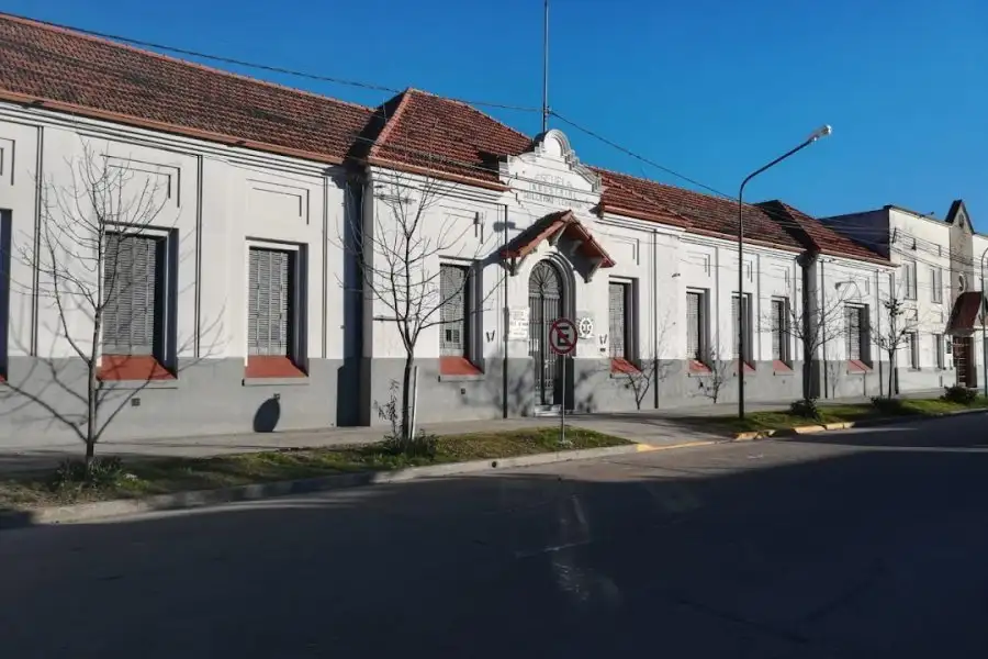 Escuela de Educación Técnico Profesional Nº 460. Lugar donde ocurrió la agresión.